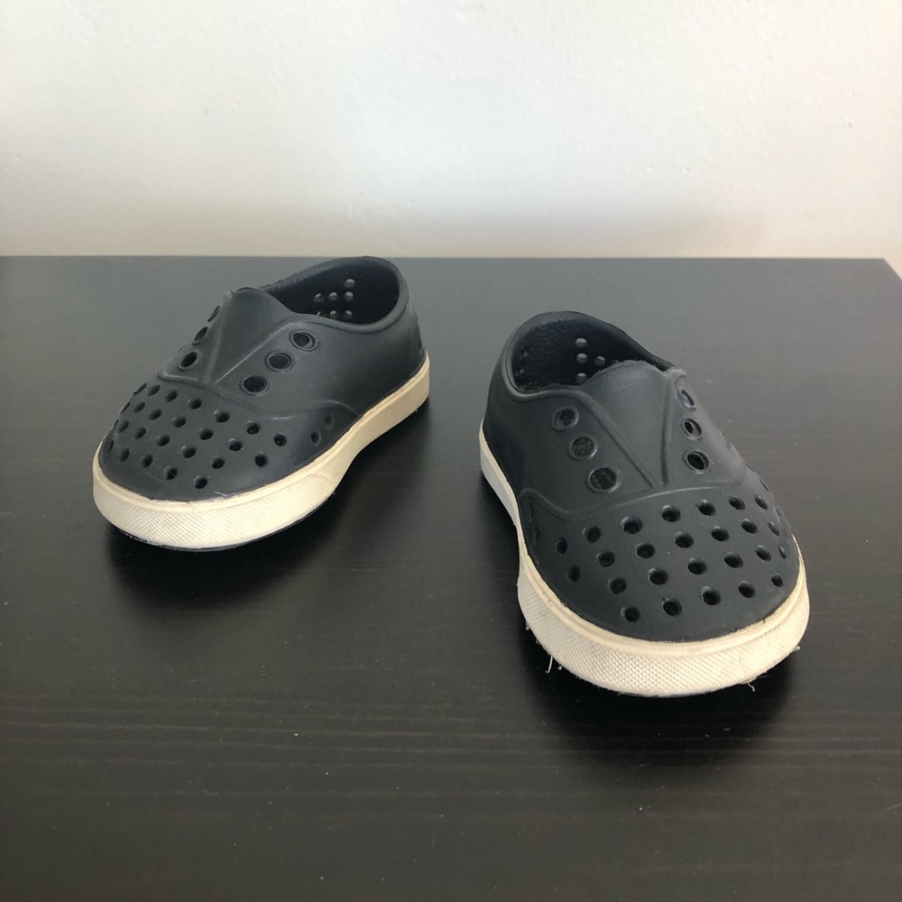 Native Miller Slip-On Sneakers - size 4